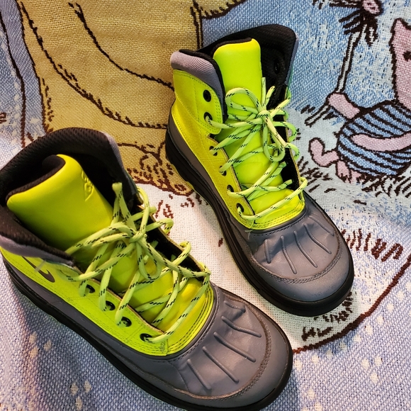 Nike ACG Shoes Youth Nike Woodside 2 High Acg Boot Poshmark